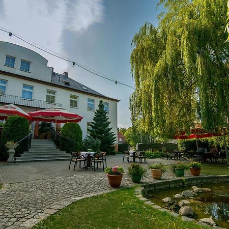 Hotel Bialy Domek Wałcz Esterno foto